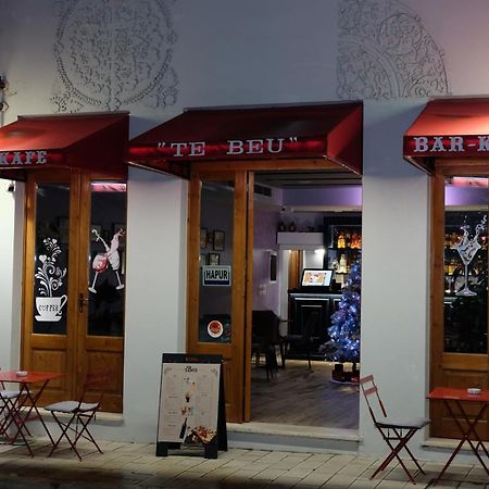 Tebeu Coffe And Bar Bed & Breakfast วญอเรอ ภายนอก รูปภาพ